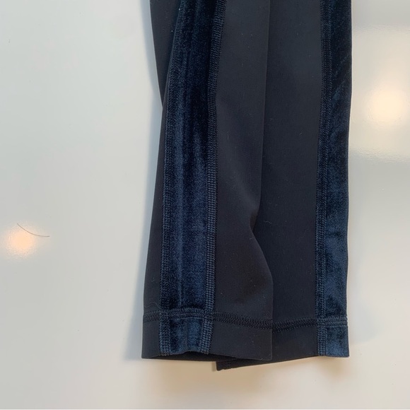 NWOT Lululemon Align High Rise Legging Velvet size 2 - Picture 11 of 13